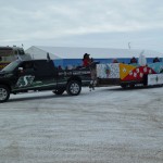 The Full view of the NAIG Truck and Float / Vue complète de l’automobile et du char des JAAN
